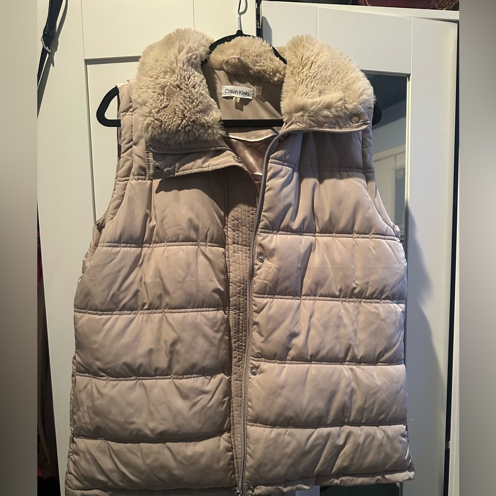 Calvin Klein Cream Fur-Trimmed Vest XL